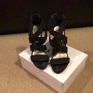 Akira Chicago Heels